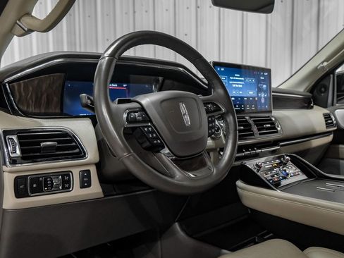 Used 2023 Lincoln Navigator L Reserve image 14