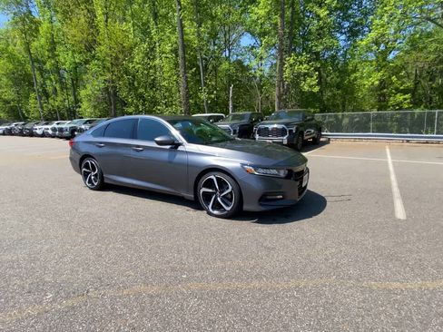 Used 2020 Honda Accord Sport image 2
