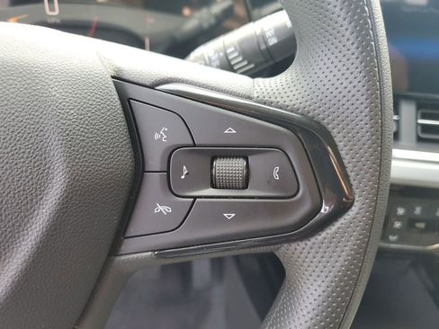 Used 2026 Chevrolet Trax LT FWD image 30