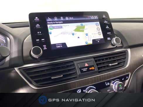 Used 2018 Honda Accord Touring image 4