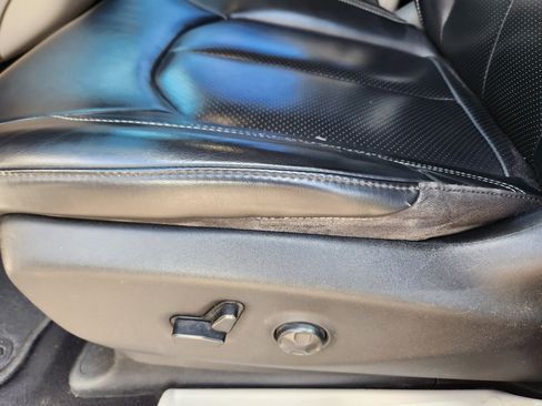 Used 2021 Chrysler Voyager Lxi image 16