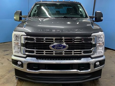 Used 2025 Ford F350 XLT AWD/4WD image 4