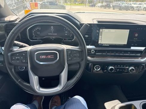 Used 2024 GMC Sierra 1500 SLE image 10