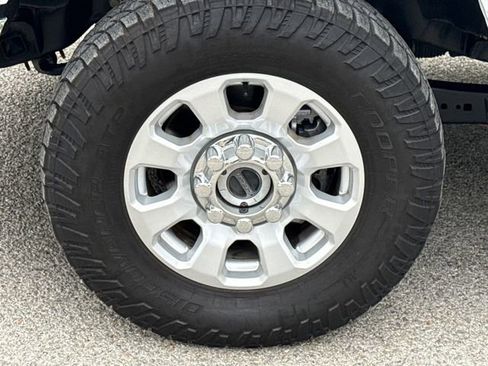 Used 2024 Ford F250 XLT w/ FX4 Off-Road Package image 10