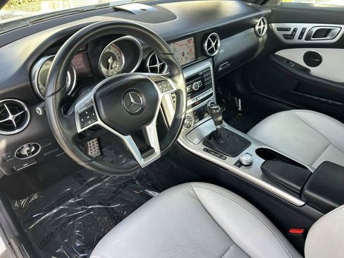 Used 2013 Mercedes-Benz SLK 250 image 16