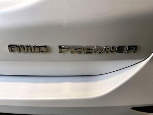 Used 2019 Chevrolet Equinox Premier image 30