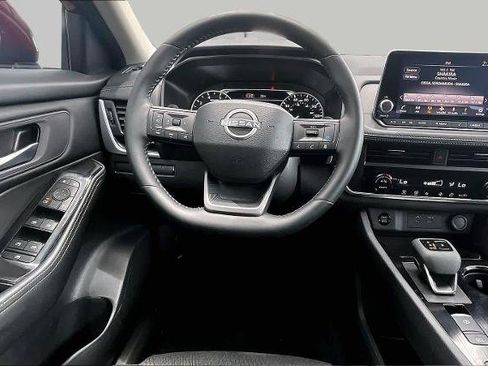 Certified 2026 Nissan Rogue SV FWD image 6