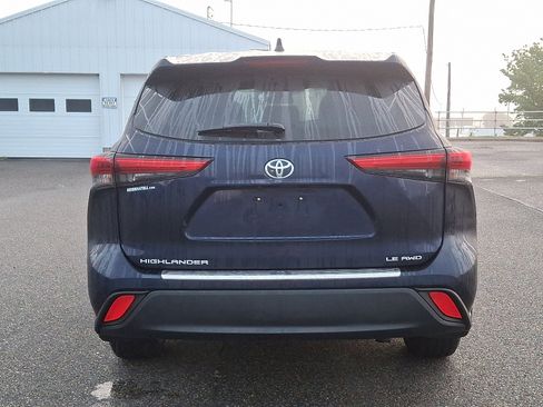 Used 2022 Toyota Highlander LE image 5