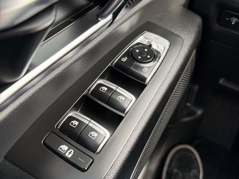 Certified 2023 Kia Telluride EX w/ EX Captain's Chair Package image 16