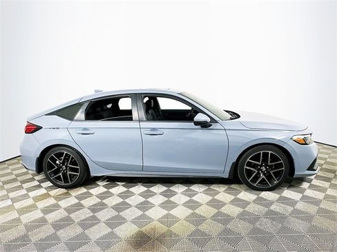 Used 2022 Honda Civic Sport Touring image 2