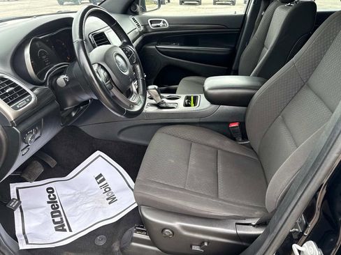 Used 2022 Jeep Grand Cherokee Laredo E image 9