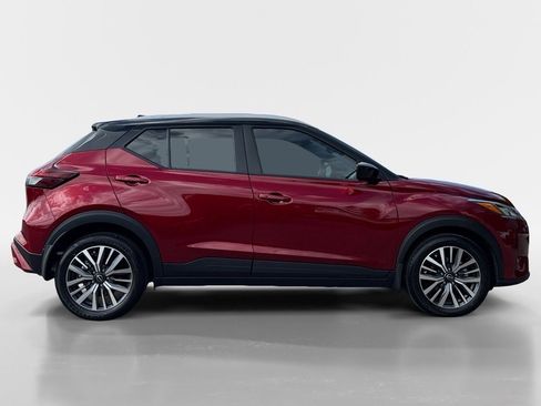 Used 2023 Nissan Kicks SV image 7