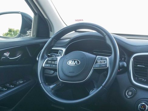 Used 2020 Kia Sorento S FWD image 14