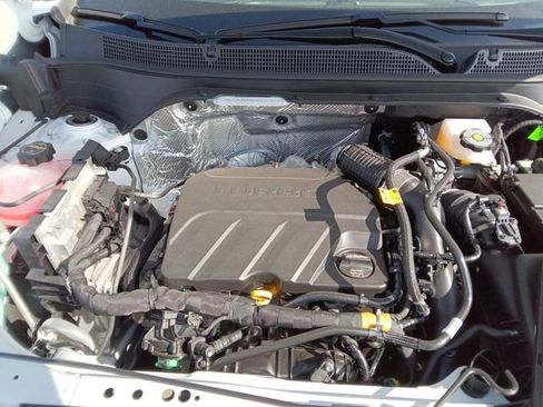 New 2026 Chevrolet Trax LS w/ LS Convenience Package FWD image 19