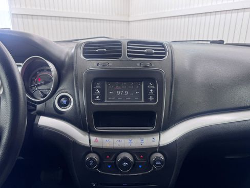 Used 2016 Dodge Journey SXT w/ Comfort/Convenience Group image 18