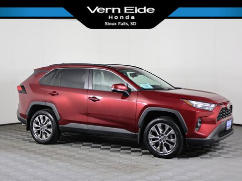 Used 2022 Toyota RAV4 XLE Premium image 1