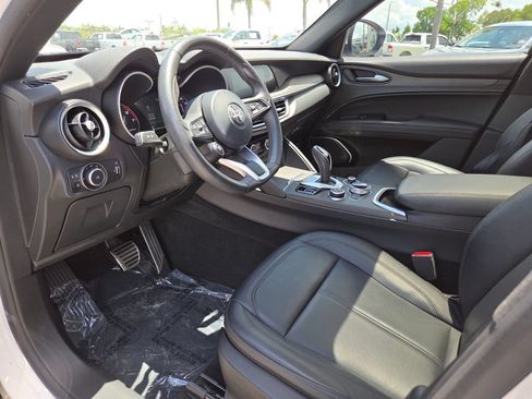 Used 2022 Alfa Romeo Stelvio Ti AWD/4WD image 29