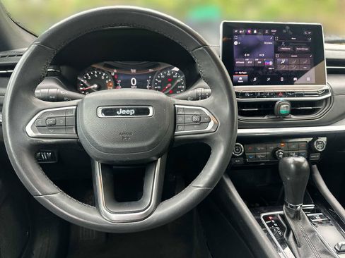 Used 2023 Jeep Compass Limited image 10