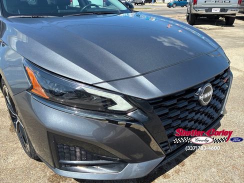 Used 2024 Nissan Altima 2.5 SR FWD image 3