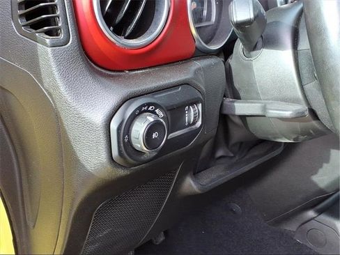 Used 2023 Jeep Wrangler Unlimited Rubicon w/ LED Lighting Group image 22