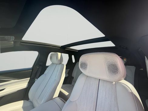 Used 2024 Cadillac Lyriq Luxury w/ LPO, Floor Liner Package AWD/4WD image 24