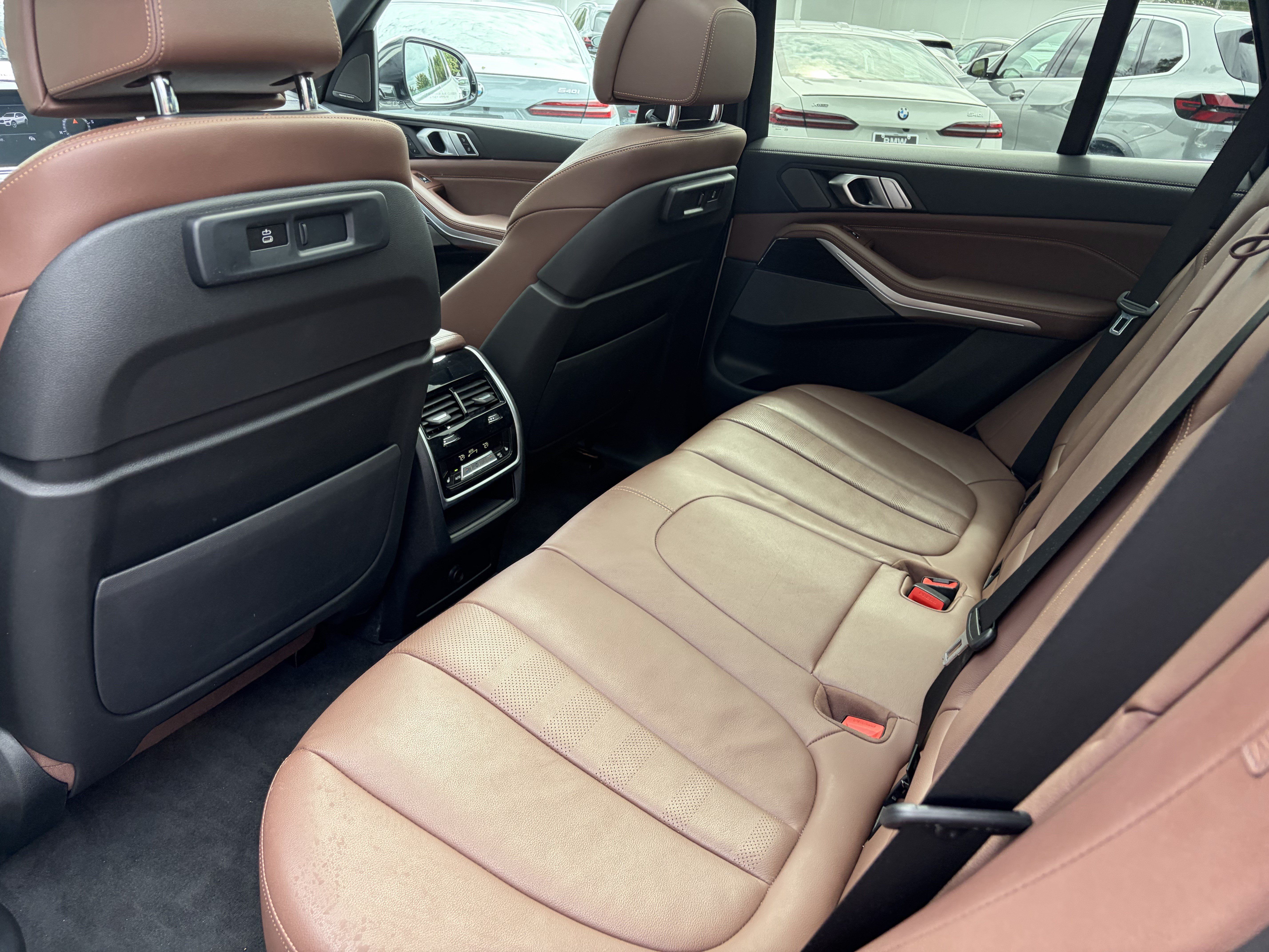 Used 2021 BMW X5 xDrive40i w/ Premium Package AWD/4WD image 16