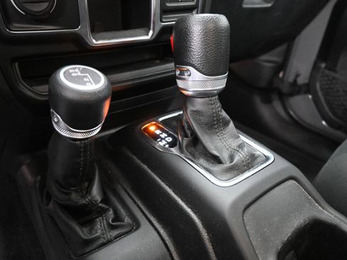 Used 2022 Jeep Wrangler Unlimited Sport AWD/4WD image 31