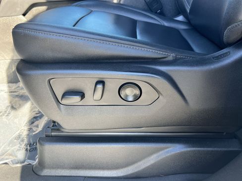 Used 2022 Chevrolet Tahoe LT w/ Luxury Package image 14