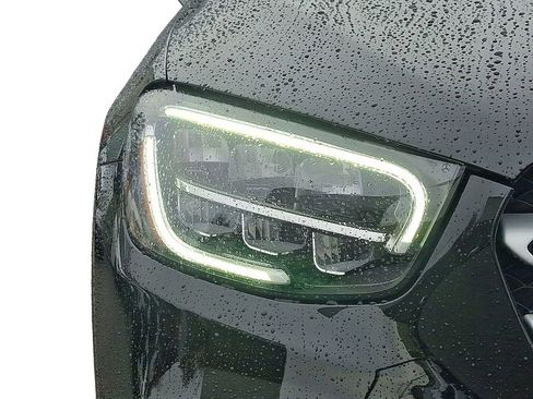 Used 2022 Mercedes-Benz GLC 300 4MATIC image 10