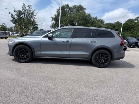 Used 2021 Volvo V60 T5 Cross Country w/ Climate Package AWD/4WD image 3
