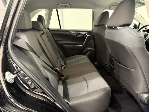 Used 2024 Toyota RAV4 XLE FWD image 23