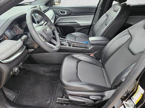 Used 2025 Jeep Compass Latitude AWD/4WD image 15