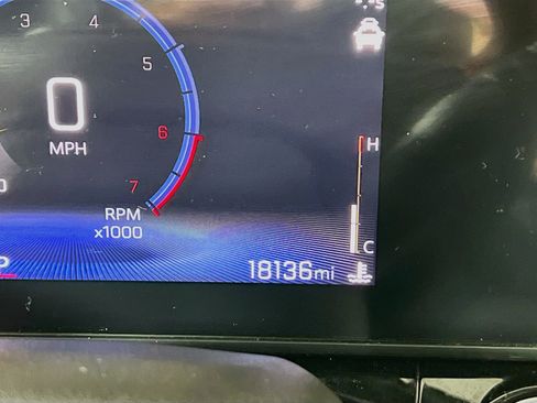 Used 2025 Chevrolet Trax RS w/ Driver Confidence Package FWD image 13