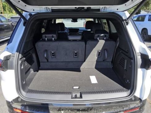 Used 2025 Buick Enclave Sport Touring FWD image 2