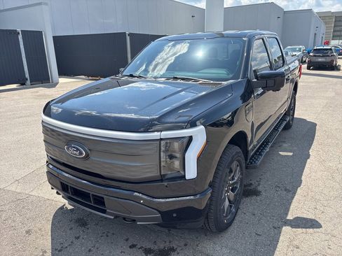 Used 2022 Ford F150 Lightning Lariat AWD/4WD image 6