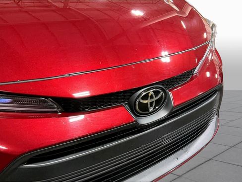 Used 2025 Toyota Corolla LE FWD image 30