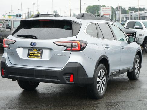 Used 2022 Subaru Outback Premium AWD/4WD image 5