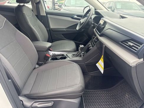 Used 2024 Volkswagen Taos SE FWD image 28
