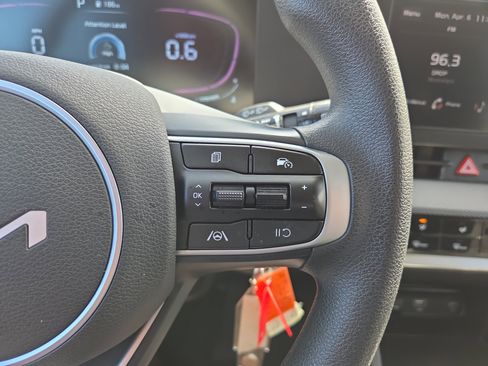 Used 2024 Kia Sportage LX image 12