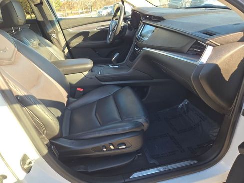 Used 2018 Cadillac XT5 Luxury w/ Driver Awareness Package image 7