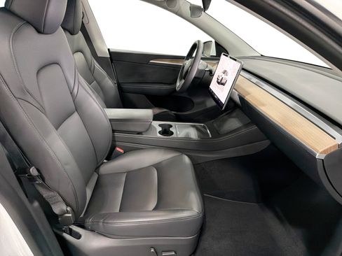 Certified 2023 Tesla Model Y Long Range AWD/4WD image 13