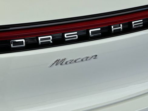 Certified 2026 Porsche Macan AWD/4WD image 33