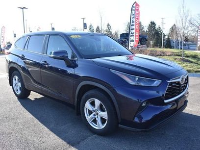 Used 2023 Toyota Highlander LE