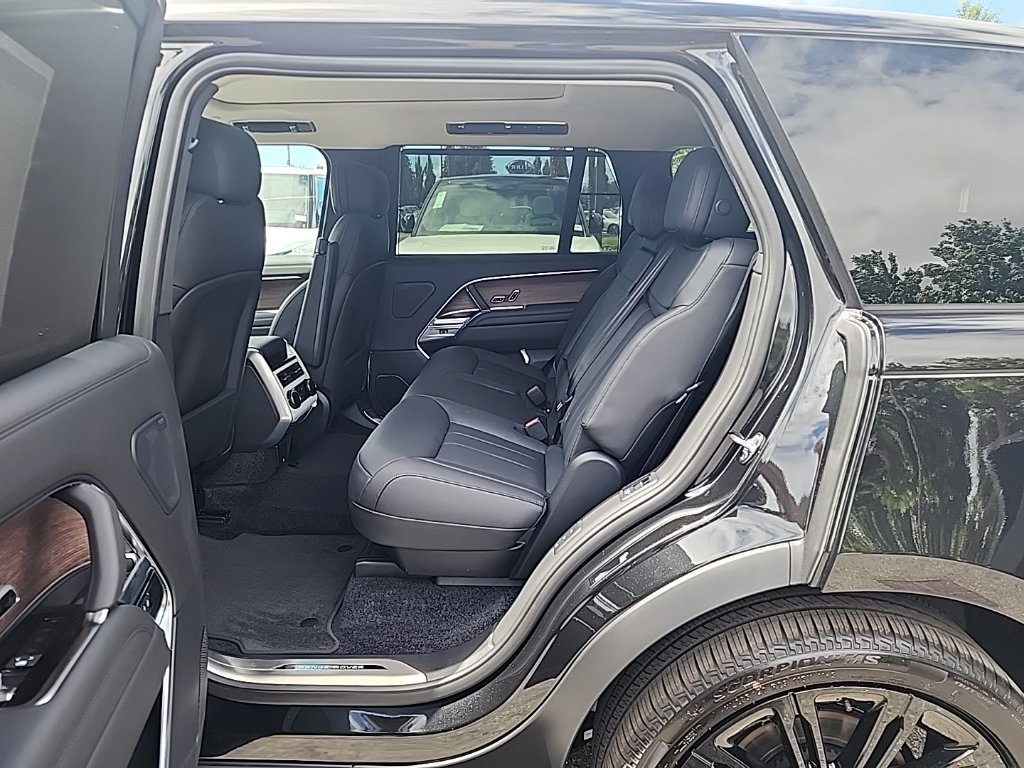 New 2026 Land Rover Range Rover Long Wheelbase SE AWD/4WD image 5