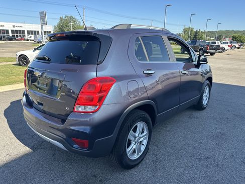 Used 2018 Chevrolet Trax LT w/ LT Convenience Package FWD image 16