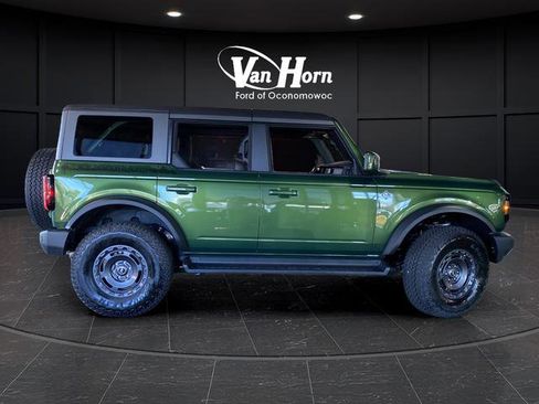 New 2025 Ford Bronco Outer Banks w/ Sasquatch Package AWD/4WD image 2