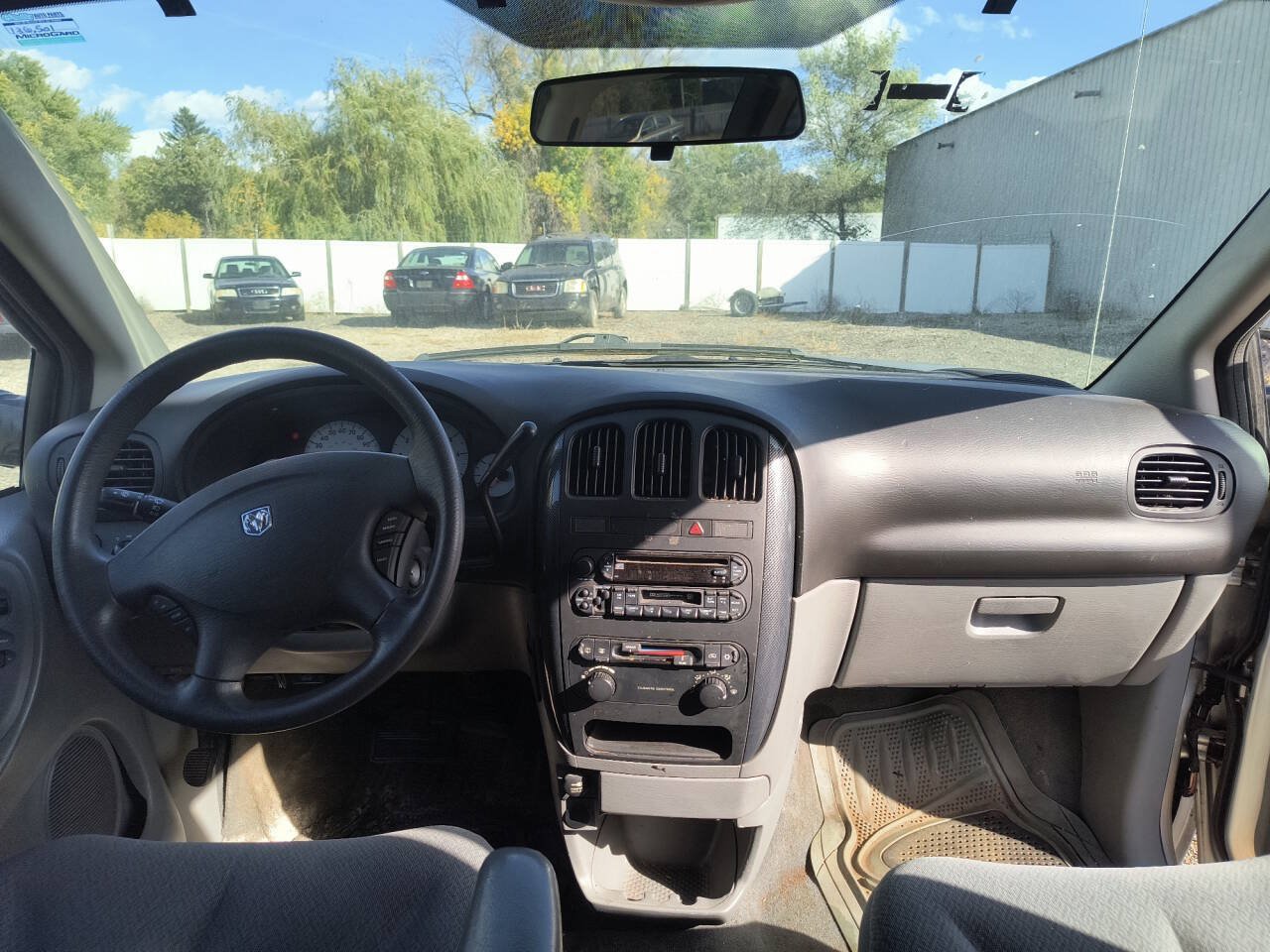 Used 2005 Dodge Caravan SXT FWD image 31