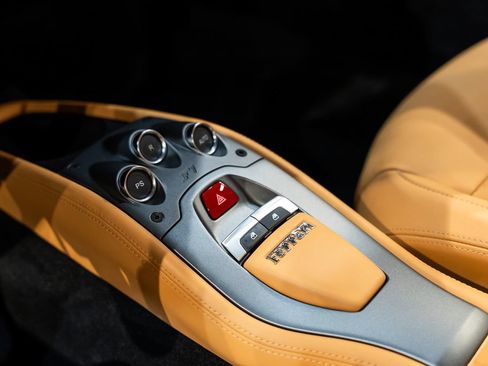 Used 2010 Ferrari 458 Italia Coupe RWD image 43