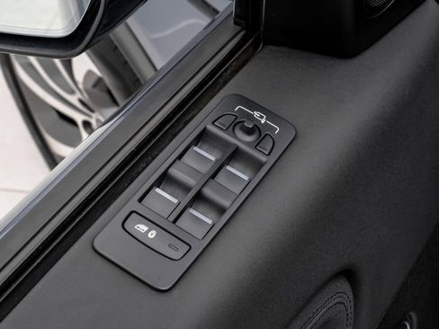 Used 2021 Land Rover Discovery Sport SE image 37