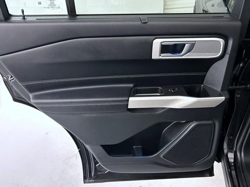 Certified 2021 Ford Explorer Limited w/ Equipment Group 301A image 22